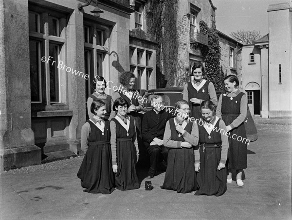 GROUP OF NURSES WITH FR BROWNE